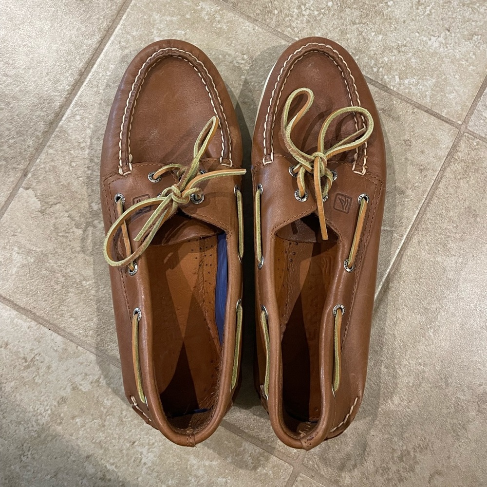 Sperry Brown Leather Boat Shoes with Tan Laces